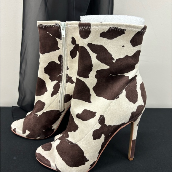 COPY - Steve Madden - ELettra Cow Print Booties - Picture 10 of 10